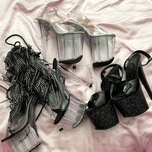 Pleasers. Size 6 fringe black